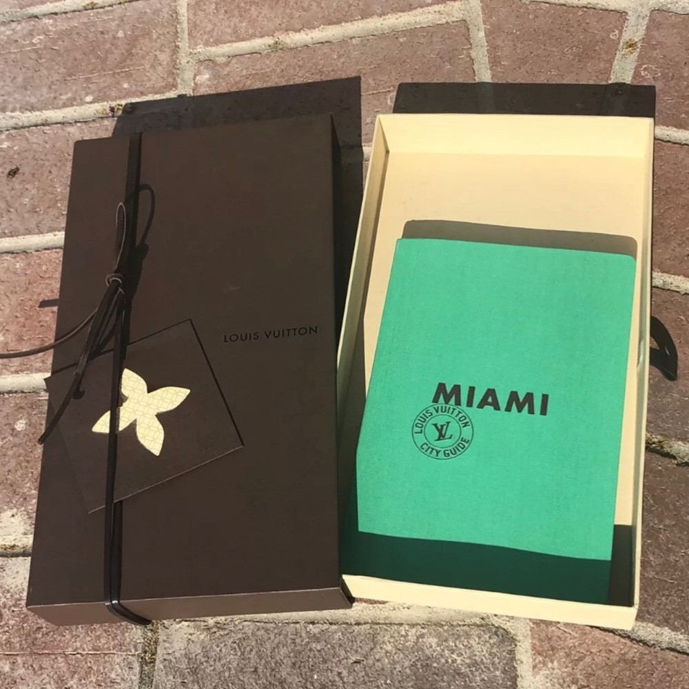 Louis Vuitton LV Miami City Guide Table Book